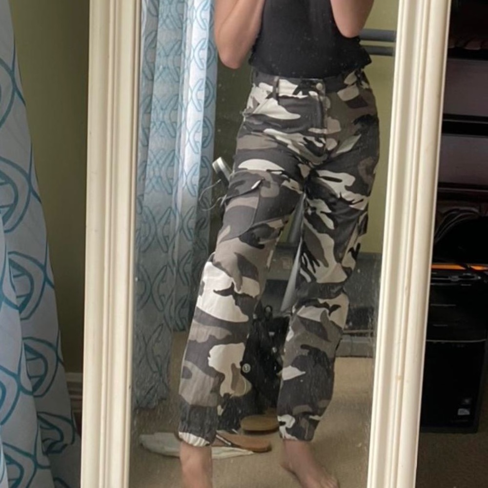 NWT Lupsona Gray Camo Pants